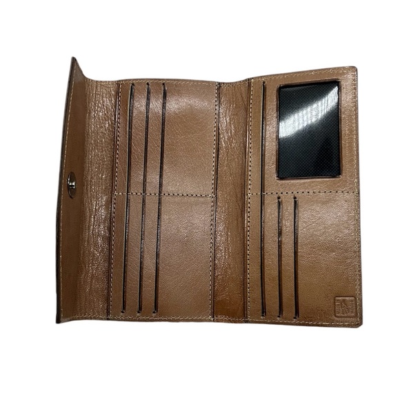 Women’s Tan Brown Trifold Floral Tooled Leather Wallet - Picture 2 of 3